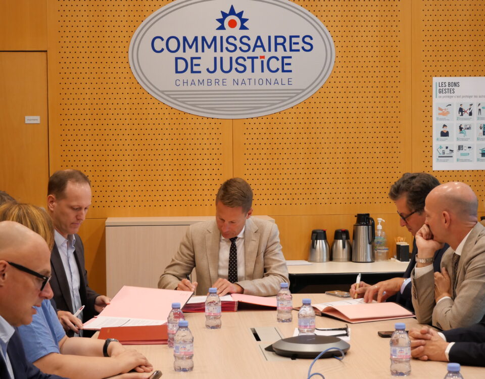 Signature d'une convention tripartite de partenariat entre les chambres nationale et régionale des commissaires de justice et l'Université Lumière Lyon 2