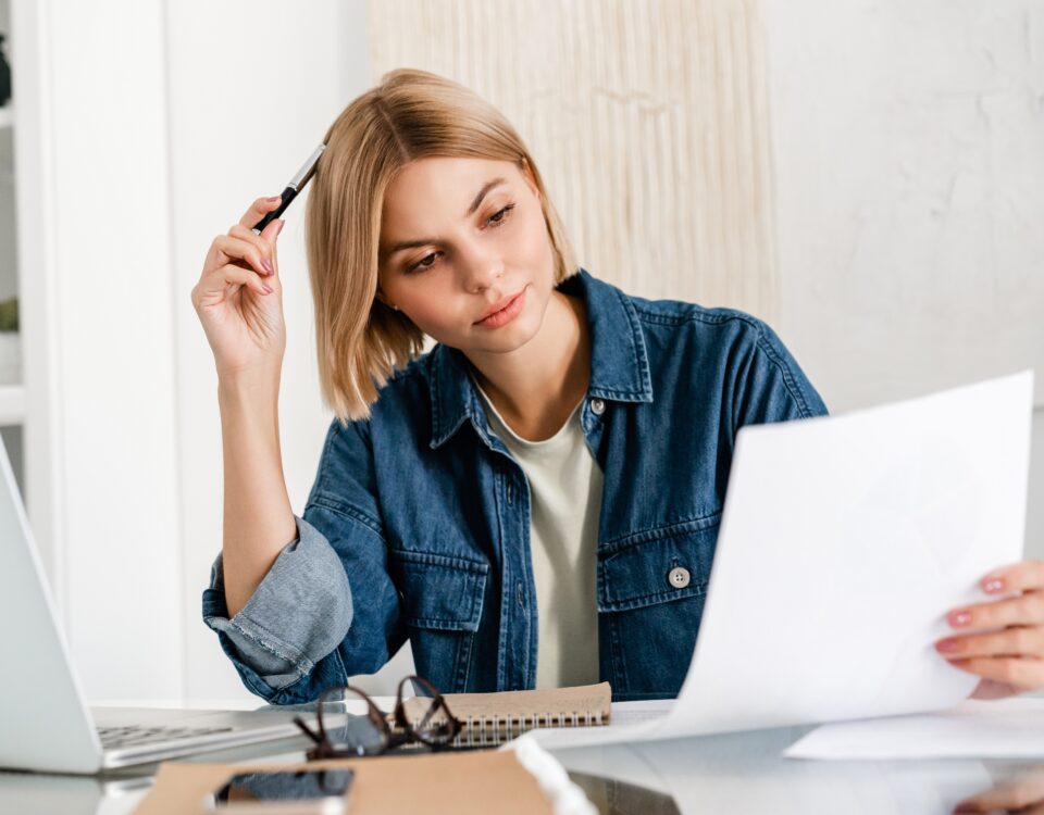 Une personne me doit de l'argent, comment le récupérer sans passer par un avocat ? 